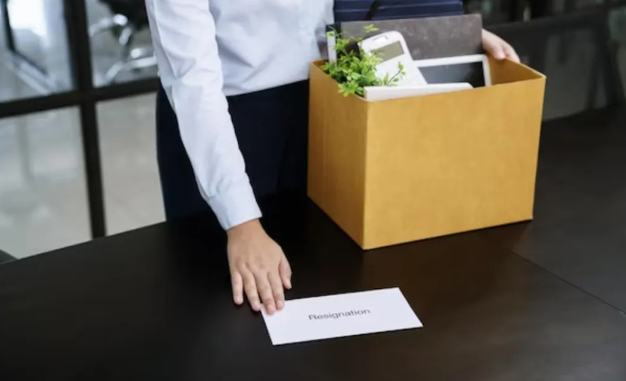 新員工沒(méi)有離職證明可不可以給他辦理入職？(圖1)