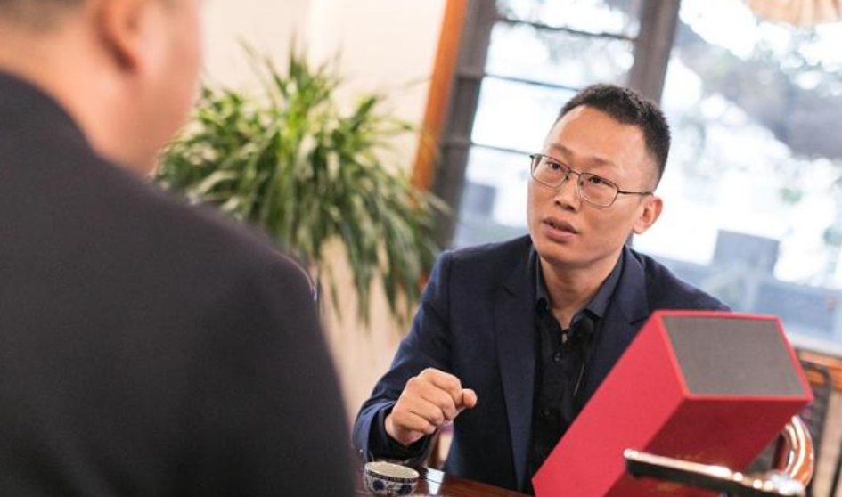 43歲的經(jīng)理不離職的職場(chǎng)生存之道有哪些？(圖1)