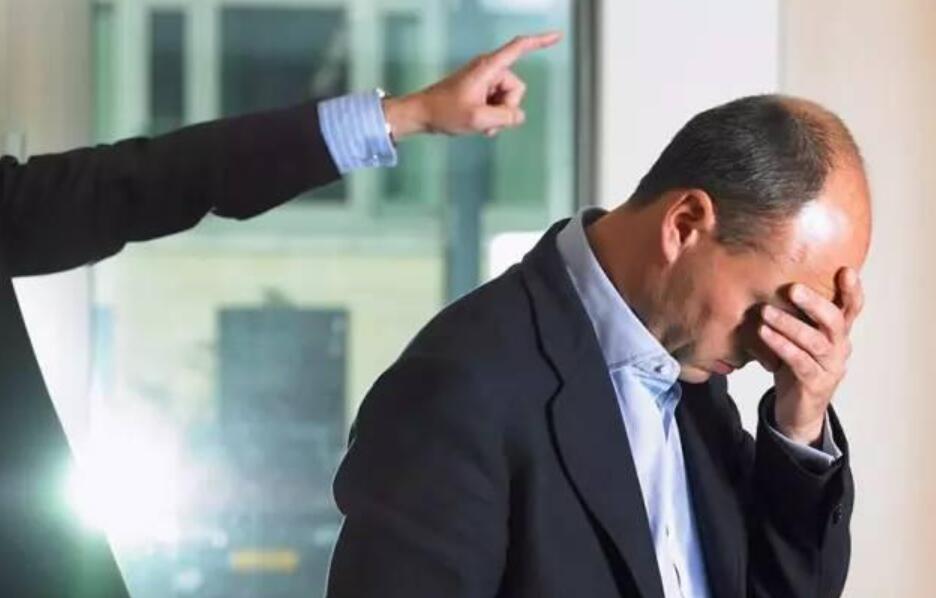 員工被領(lǐng)導(dǎo)逼迫離職怎么應(yīng)對(duì)呢？(圖1)