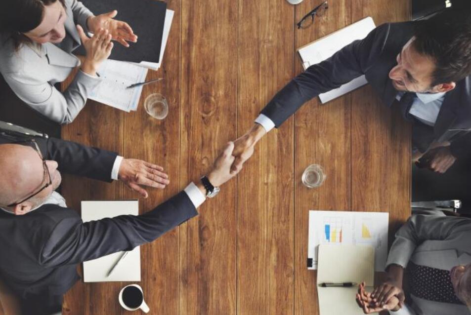 員工準(zhǔn)備離職遇到公司要組織團(tuán)建到底去不去呢？(圖1)