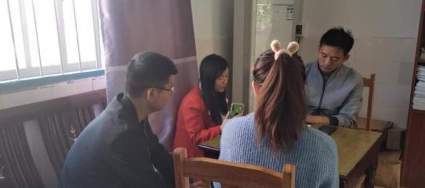 女大學(xué)生考上教師編制為何還要離職呢？(圖1)